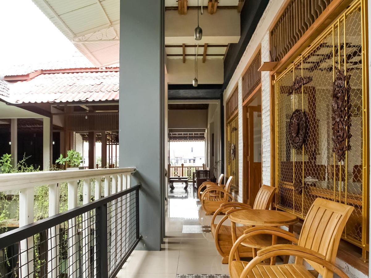 Urbanview Hotel Blok O International By Reddoorz Baturetno Bagian luar foto